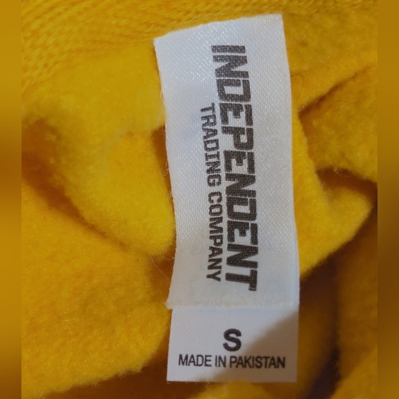 Independent TC S Yellow Zenitsu Demon Slayer Embroidered Hoodie - Picture 5 of 6